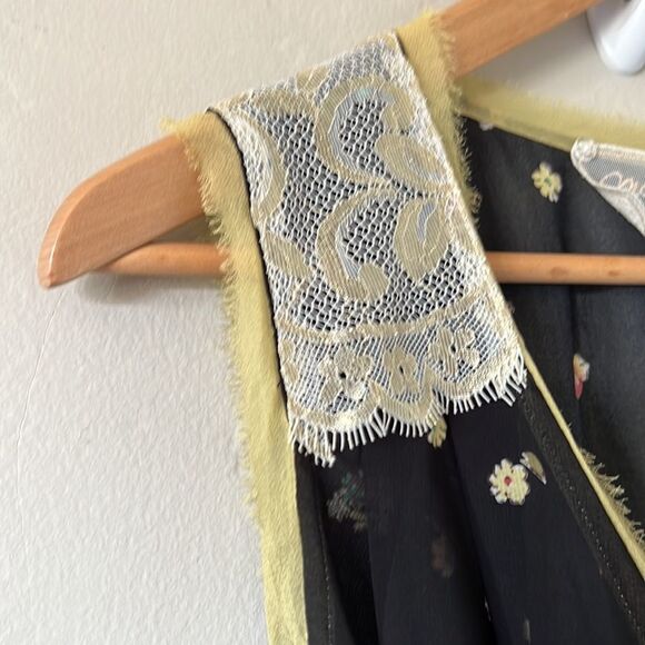 Nick & Mo Sleeveless Sheer Top - Picture 2 of 10